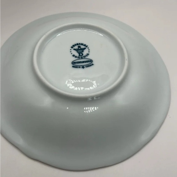 Zwiebelmuster Czech Blue & White Teacup and Saucer – Bohemia Porcelain – Vtg - Picture 7 of 9